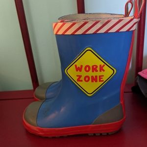 Size 8 toddler rainboot